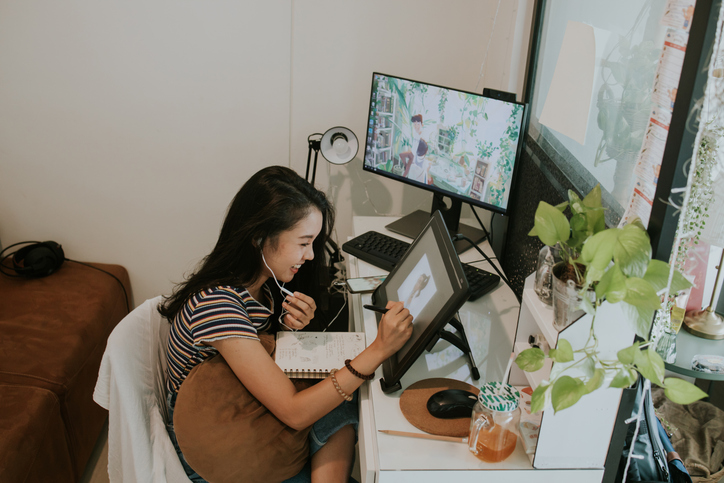 Become Graphic Designer Without Degree News Image