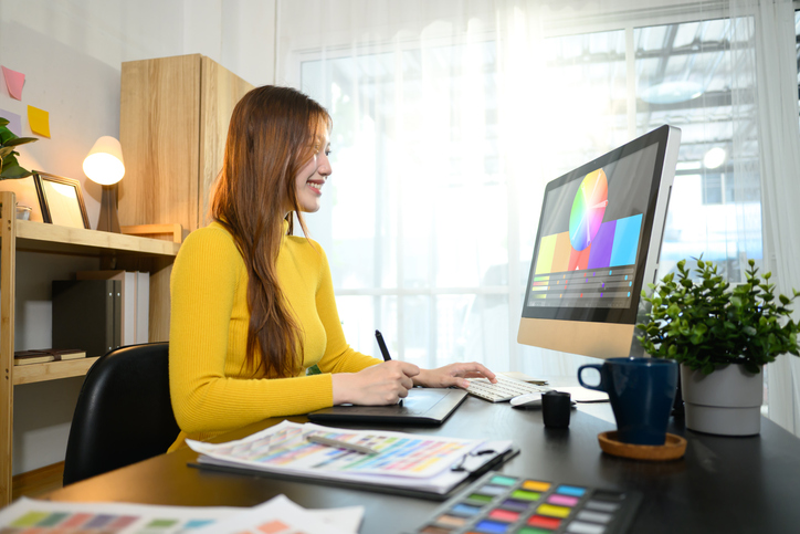 What Do Graphic Designers Do on A Daily Basis?  News Image